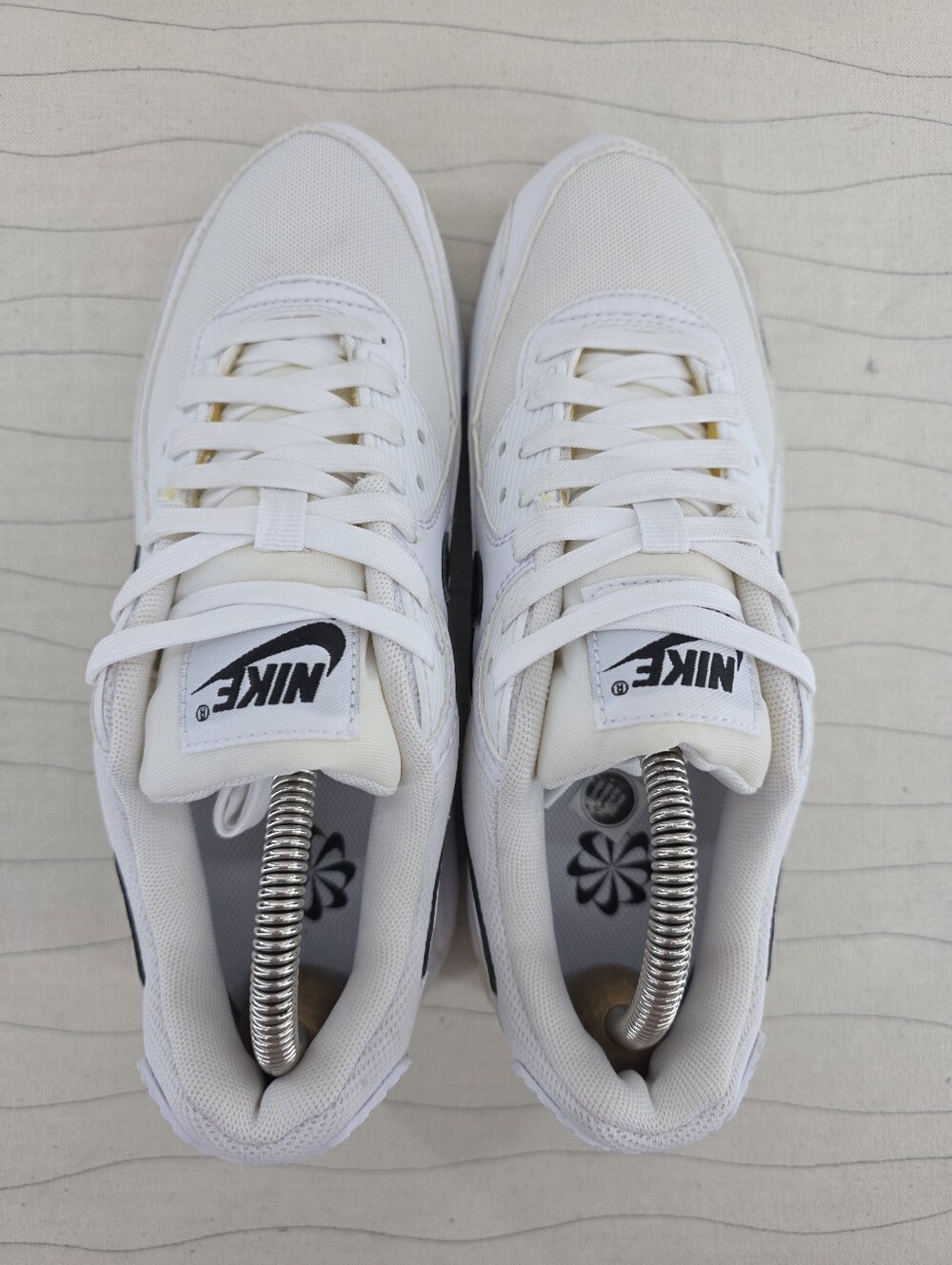Nike Womens Air Max 90 White Black Retro Sneakers Shoes DH8010-101 Size 8.5 - Picture 6 of 13